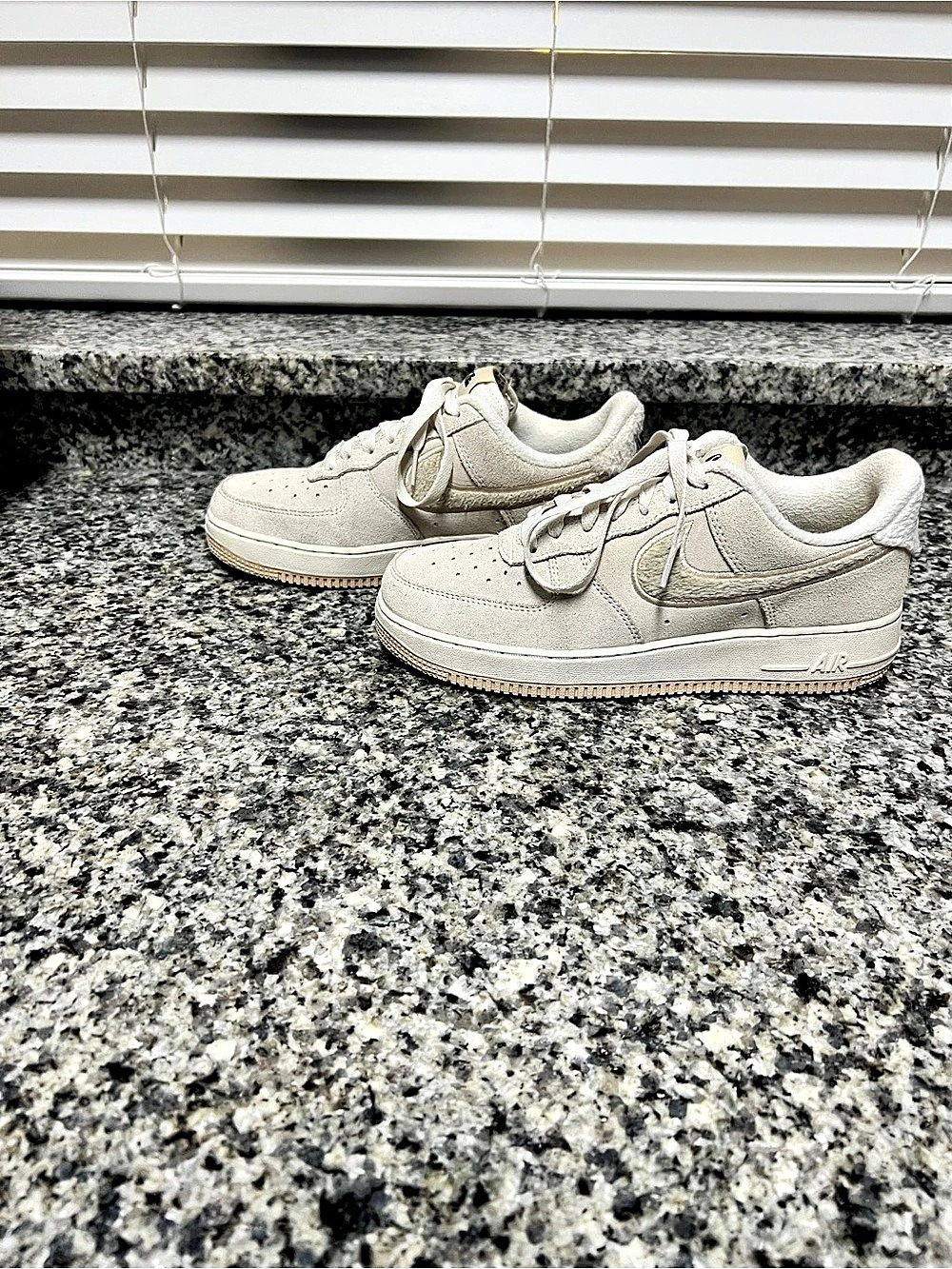 Nike Women's Air Force 1 Low '07 SE "Phantom/Sanddrift" sneakers Sz 8.5